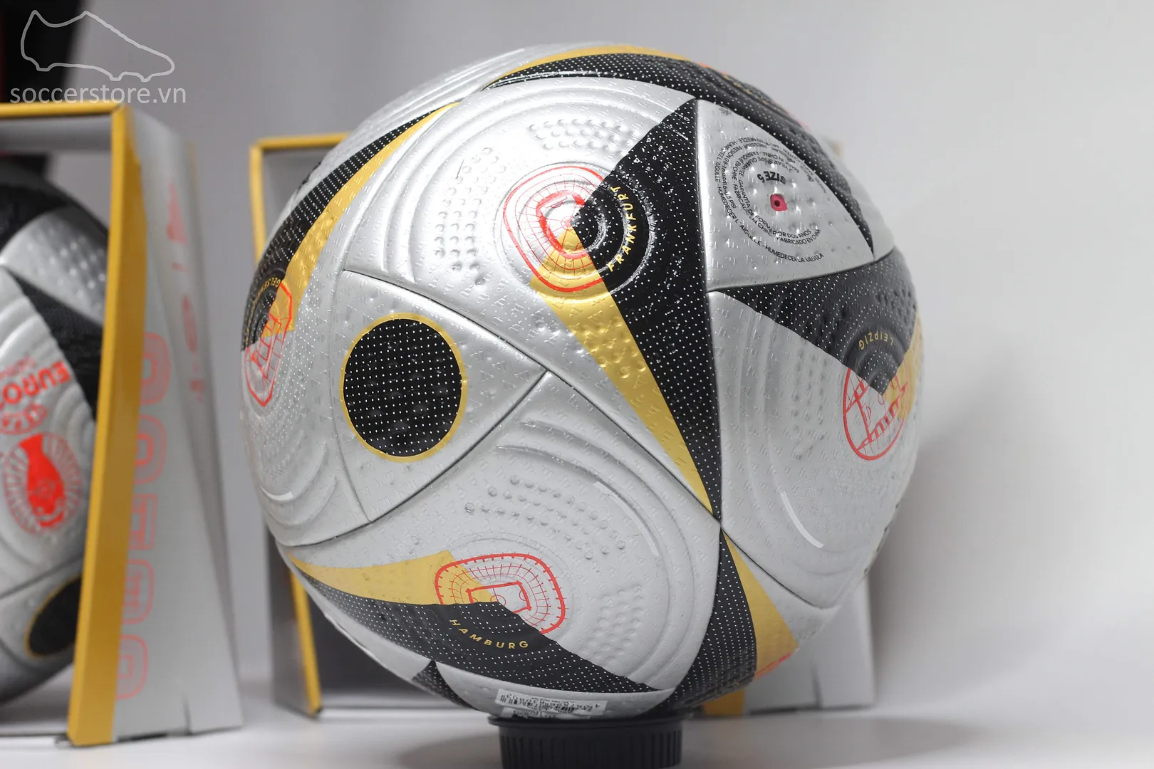 Bóng Adidas Fussballliebe Final Pro FIFA Quality Pro màu bạc IS7436