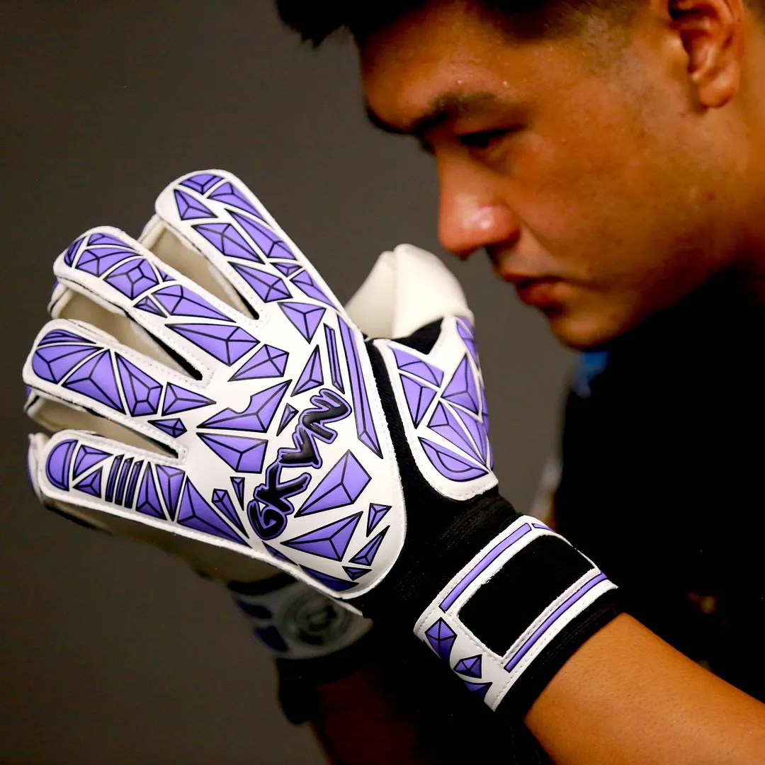 Găng tay thủ môn GKVN Trường Sơn Ultimate GiGa Grip màu tím