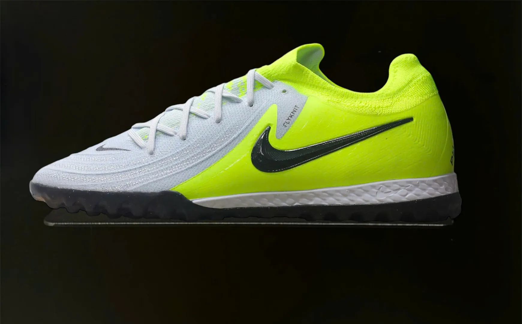 Nike Phantom GX 2 Pro TF Mad Voltage pack màu vàng chuối bạc FJ2583-003